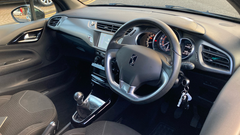 DS 3 1.2 PureTech 82 Chic 3dr Petrol Hatchback